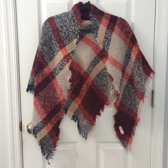 Candie's Flannel Fushia Maroon Triangle Blanket Scarf - Picture 6 of 6